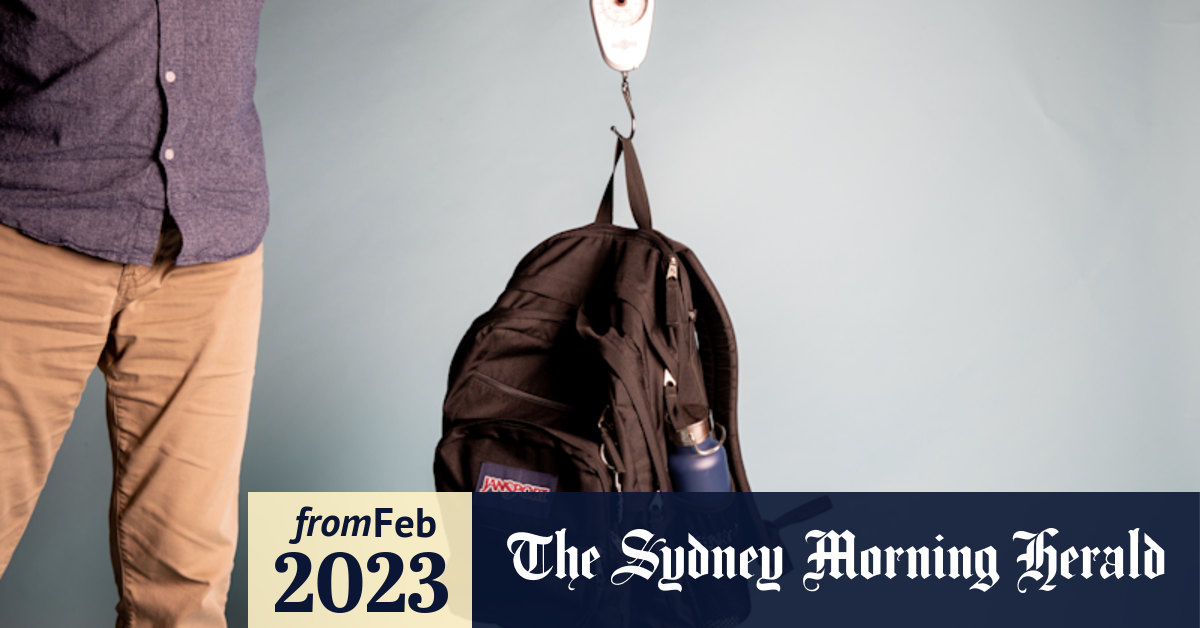 How much should a school bag weigh?